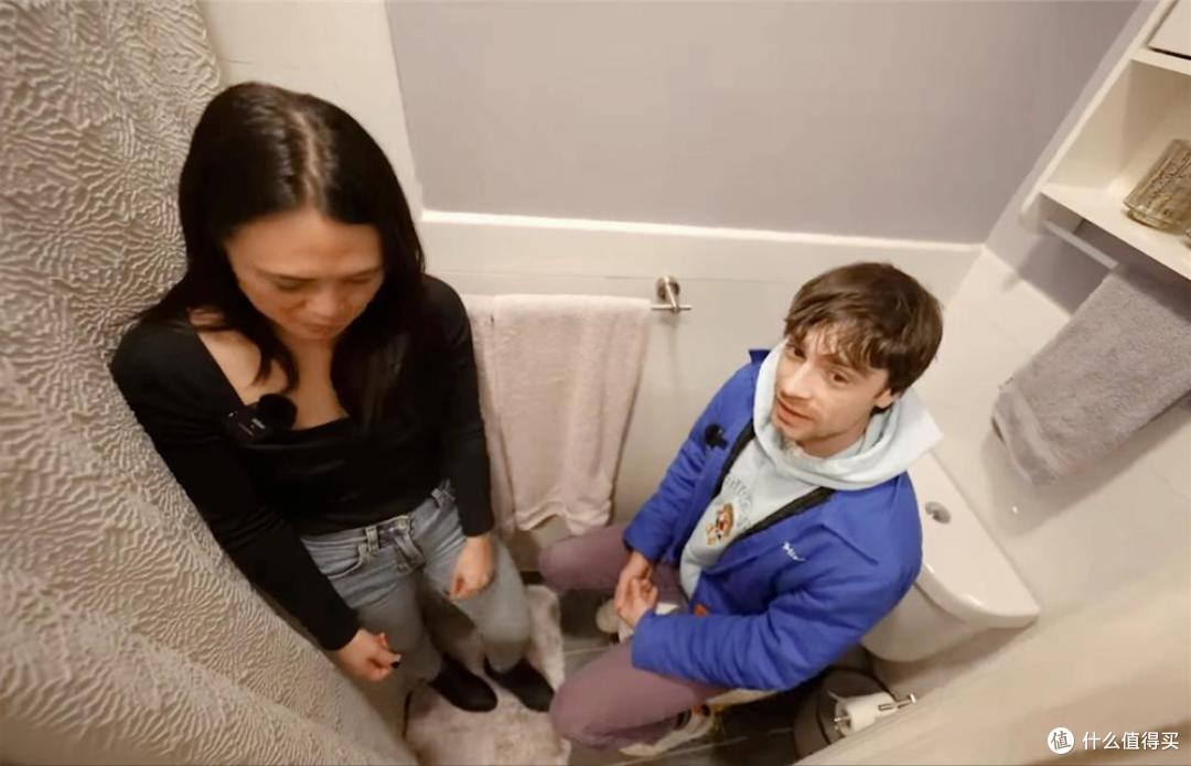 香港一对夫妻的真实生活,蜗居7㎡小屋,一住就是3年,网友:羡慕