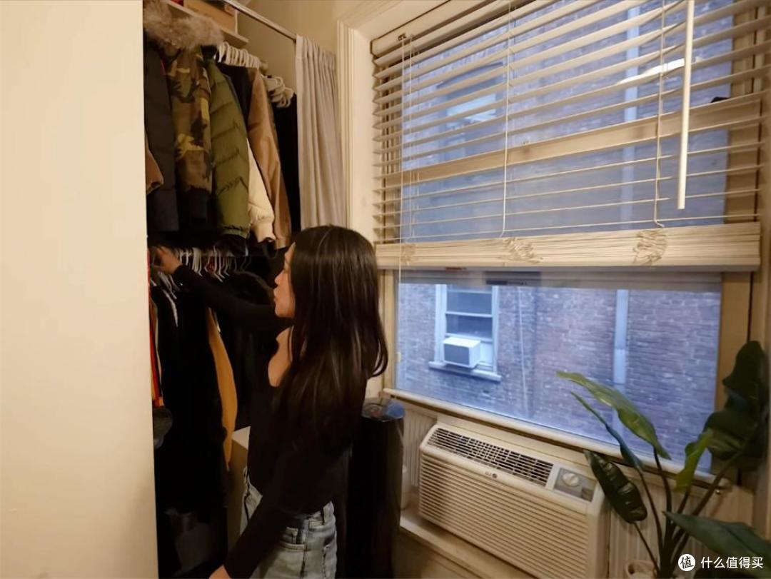 香港一对夫妻的真实生活,蜗居7㎡小屋,一住就是3年,网友:羡慕
