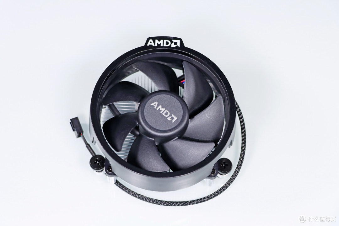 入门游戏神 U!AMD R5 9500F 搭配 B850 重炮手 WIFI7 W 战未来