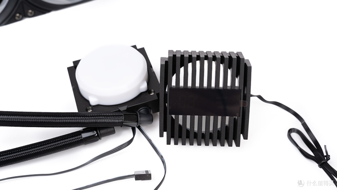 低噪稳压9950X3D,磁吸数显屏,ZALMAN思民ALPHA2 A36水冷评测