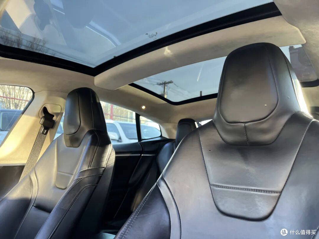 Model Y对比传统豪华车,新势力还是老贵族?