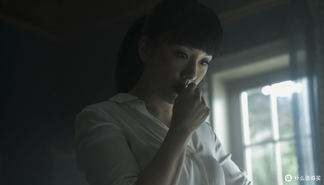 一口气刷3集,这部R级新剧太过瘾了