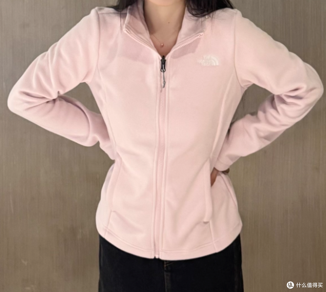 🌧️ 登山遇小雨?这件冲锋衣直接把我圈粉了!