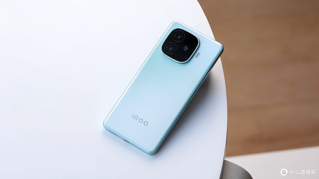 千元机“内卷”新高度:iQOO Z9:6000mAh+144Hz屏+索尼主摄