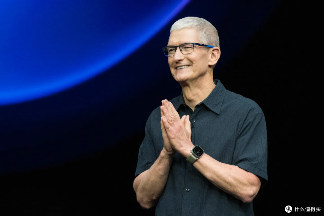 比起史上最薄iPhone 17,我更关心库克这次发布会穿什么...