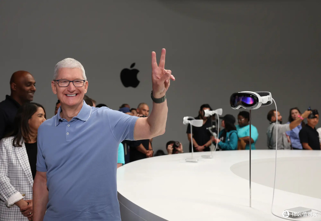 比起史上最薄iPhone 17,我更关心库克这次发布会穿什么...