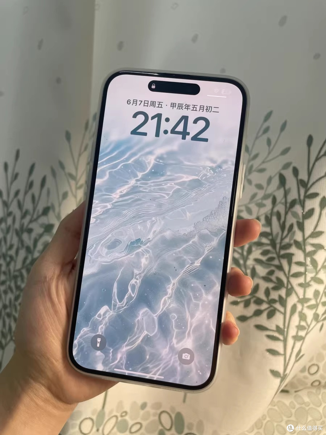 iPhone锁屏美学:你的数字名片
