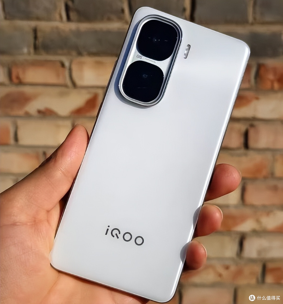 iQOO加速清仓,骁龙8Gen3国补后卖到1529元,配置是真香