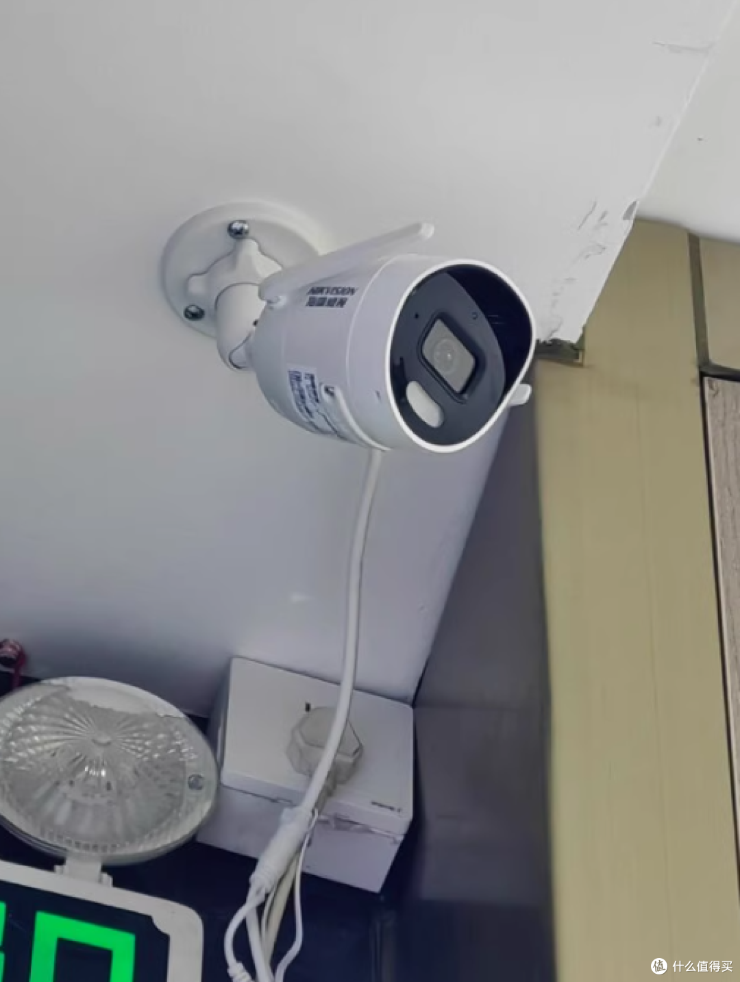海康威视无线 WiFi 全彩对讲摄像头:室外高清监控的得力之选