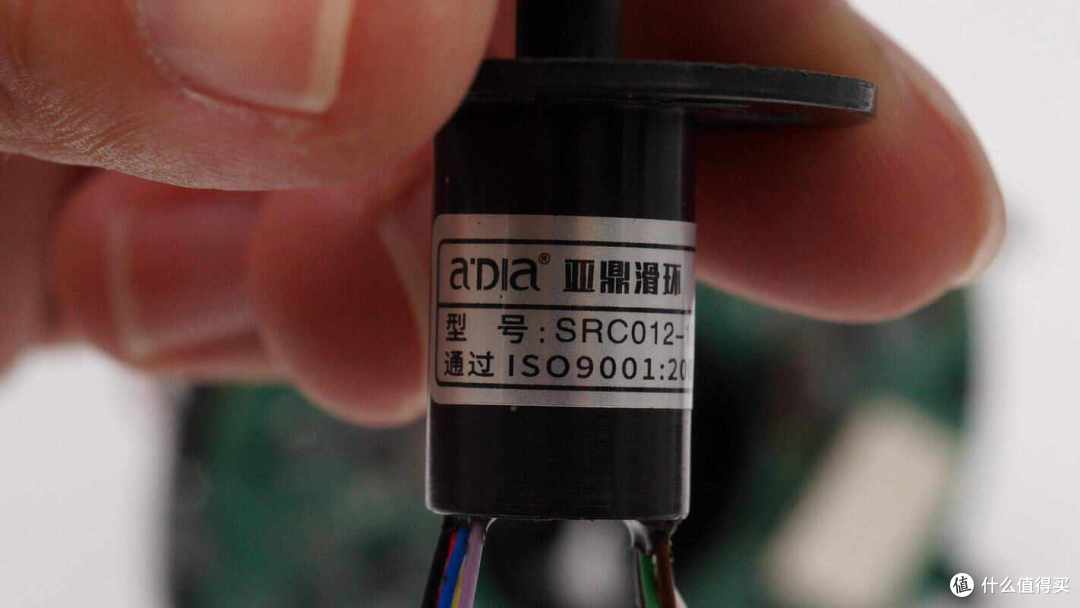 苹果DockKit人像追踪技术加持,贝尔金自动追踪云台充电支架拆解