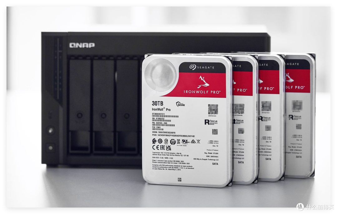 8盘NAS只要3699,支持 ZFS、AI 控制—威联通Qu805是新性价比王?