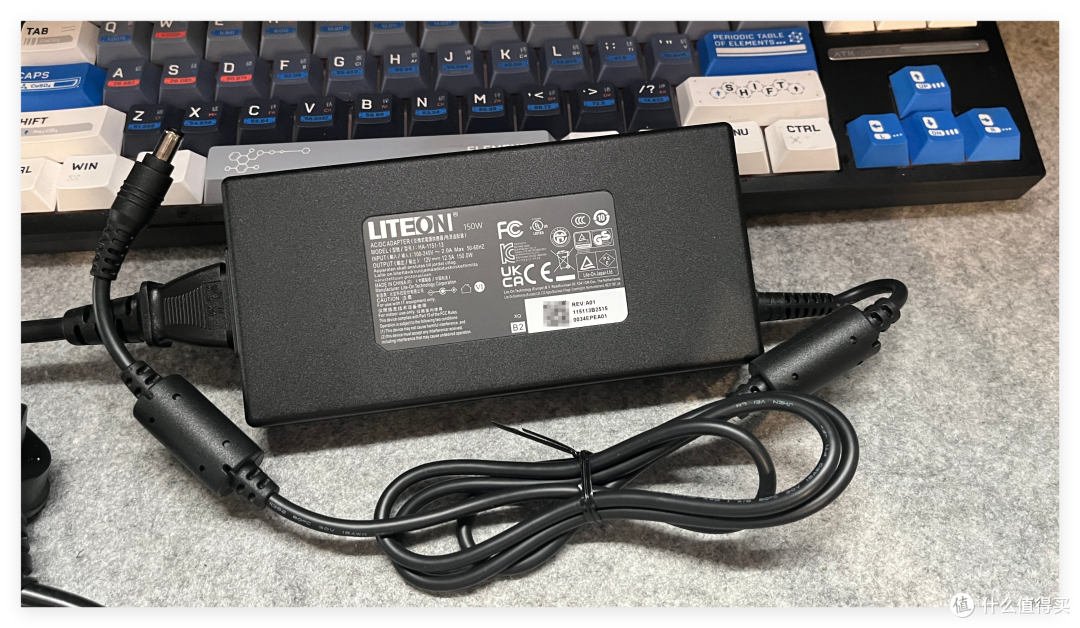 8盘NAS只要3699,支持 ZFS、AI 控制—威联通Qu805是新性价比王?