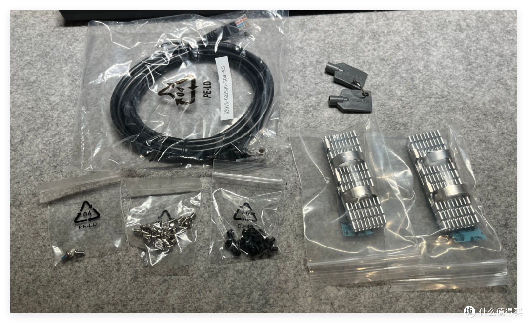 8盘NAS只要3699,支持 ZFS、AI 控制—威联通Qu805是新性价比王?