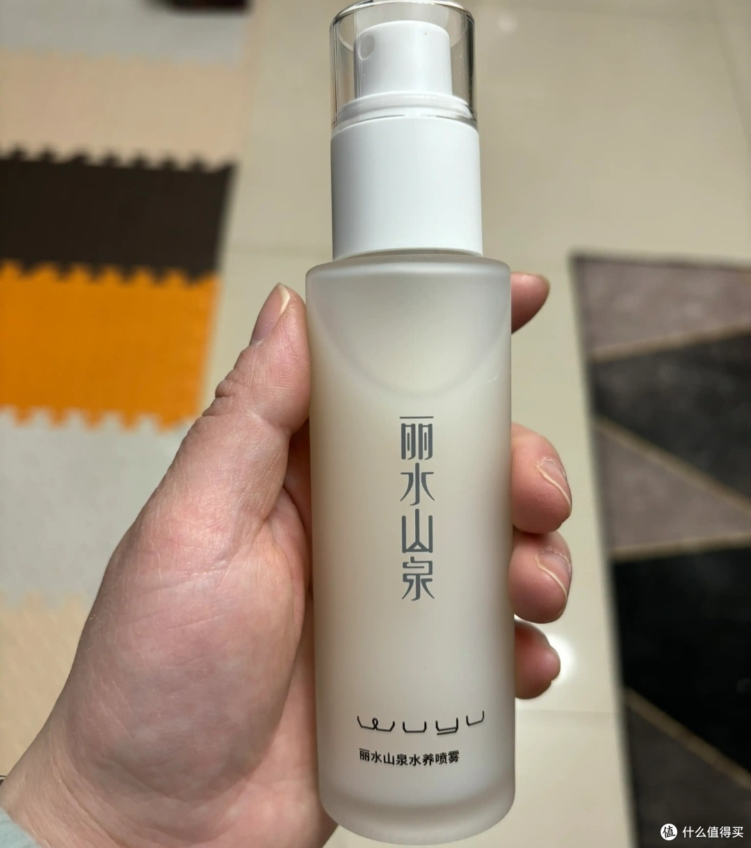 温泉水喷雾的补水与舒缓功效