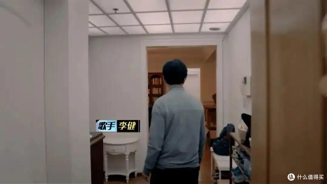 歌手李健的房子火了,仅一书房就圈粉无数,那叫一个高级,晒晒