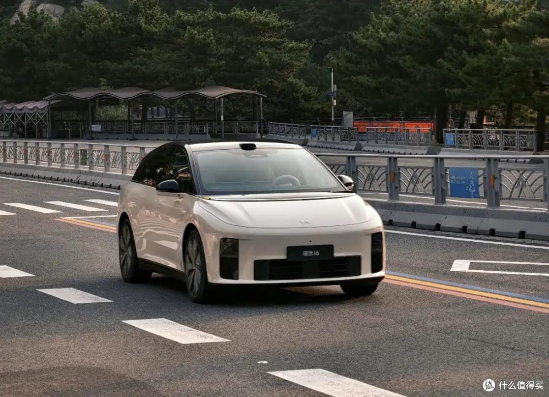 理想i6 实车曝光!定位中大型SUV,最高续航720公里