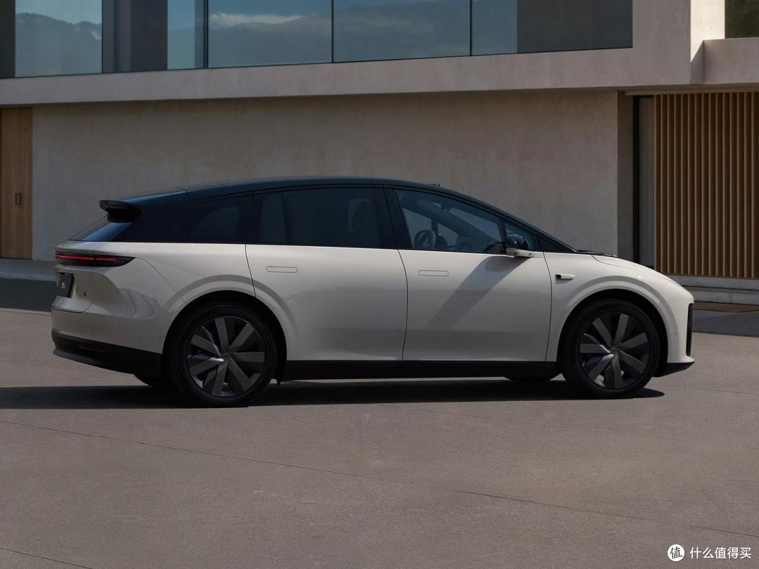理想i6 实车曝光!定位中大型SUV,最高续航720公里