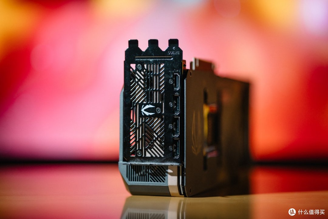 索泰GeForce RTX 5090 D v2 24GB SOLID OC评测：游戏依然很猛