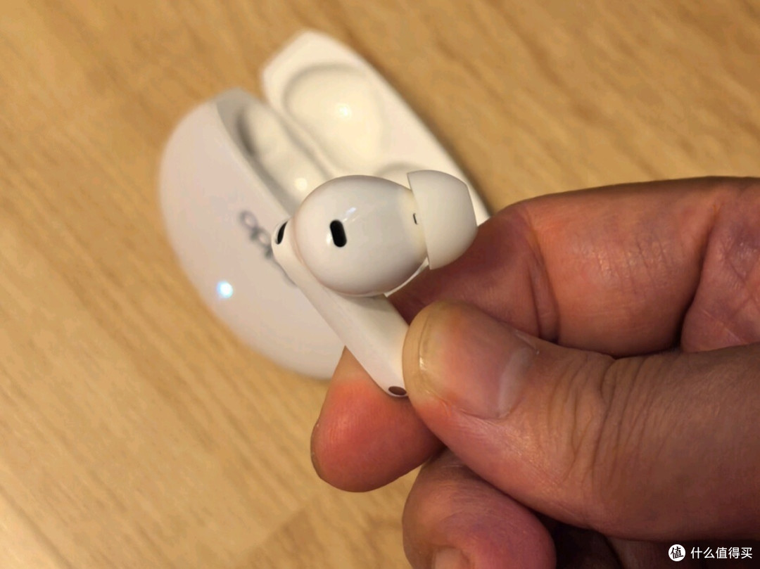 OPPO Enco Free4珠光白：真无线降噪耳机的全能标杆