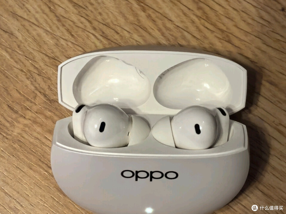 OPPO Enco Free4珠光白：真无线降噪耳机的全能标杆