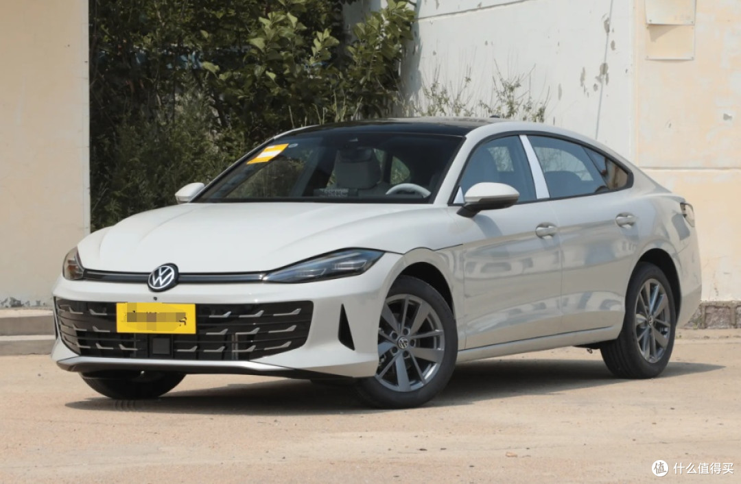 全新大众汽车凌渡L限时11.99万元起,对比高尔夫GTI