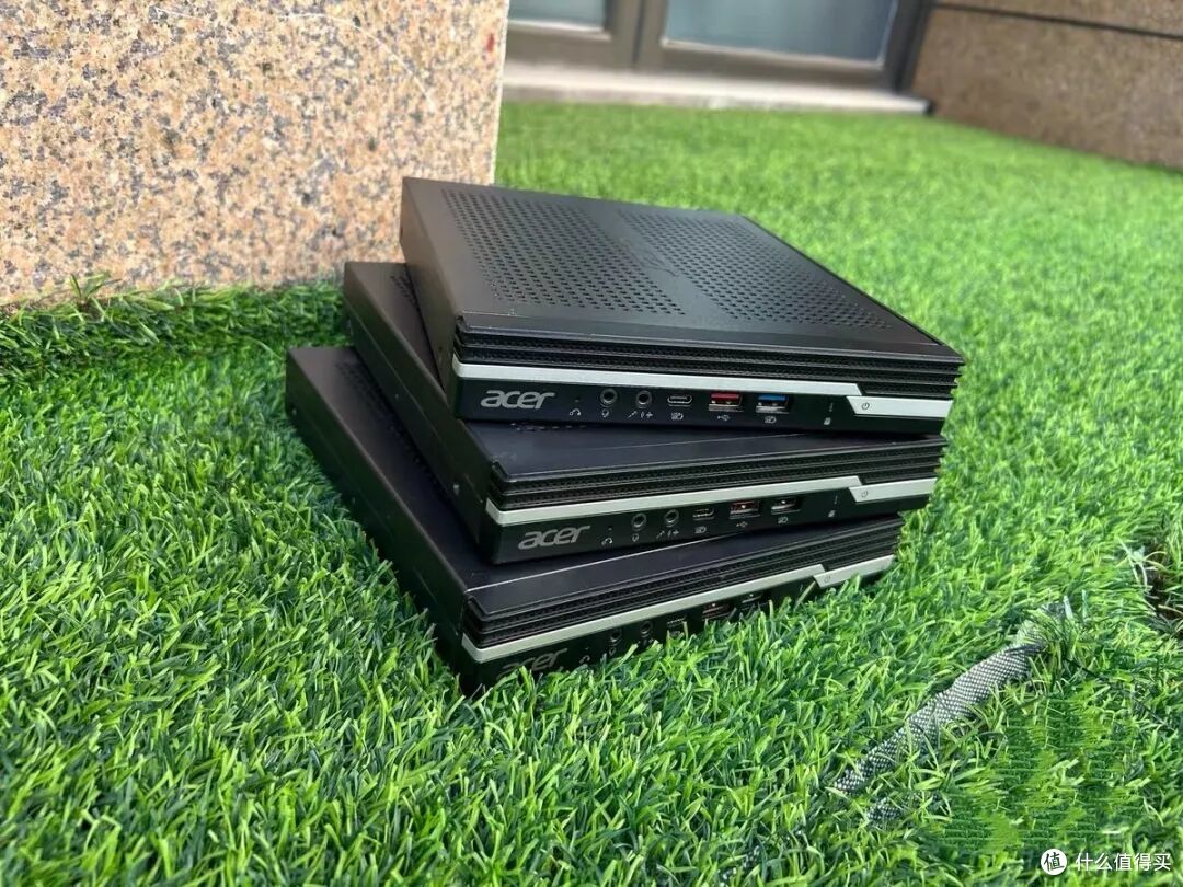 3个m.2+一个2.5SATA+PCIE插槽的怀胎小主机,到手只要两张半
