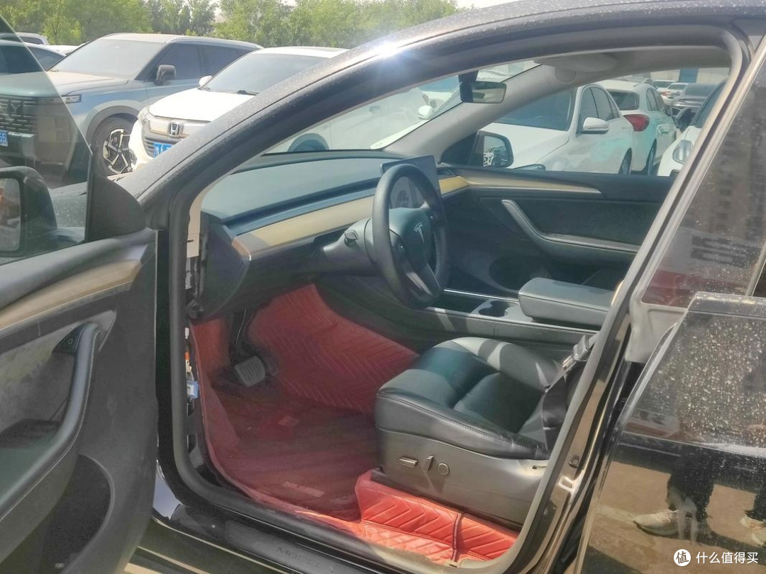 Model Y L:传统豪华标准下的挑战者