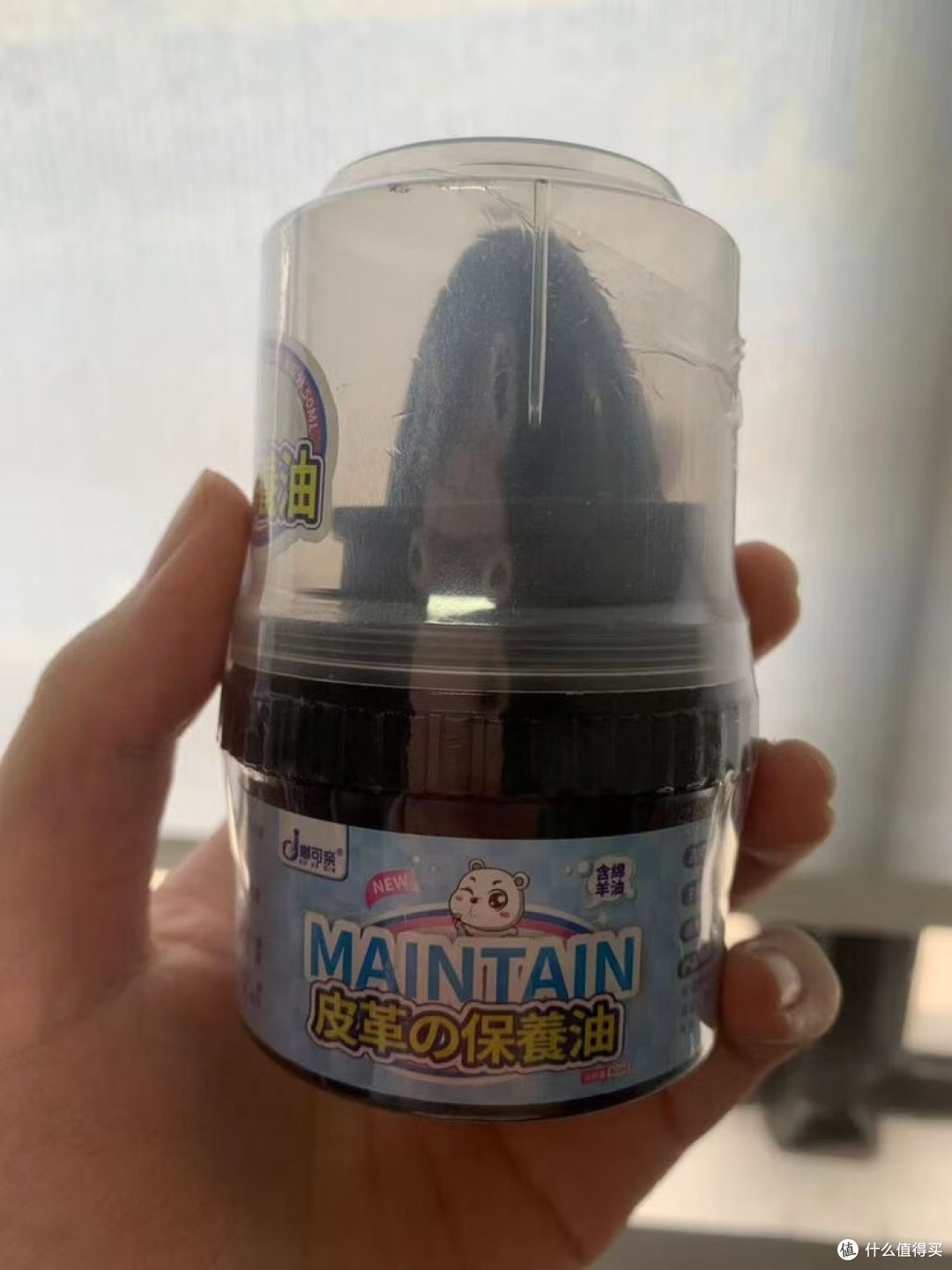 秋季皮包护理:用保养油留住光泽