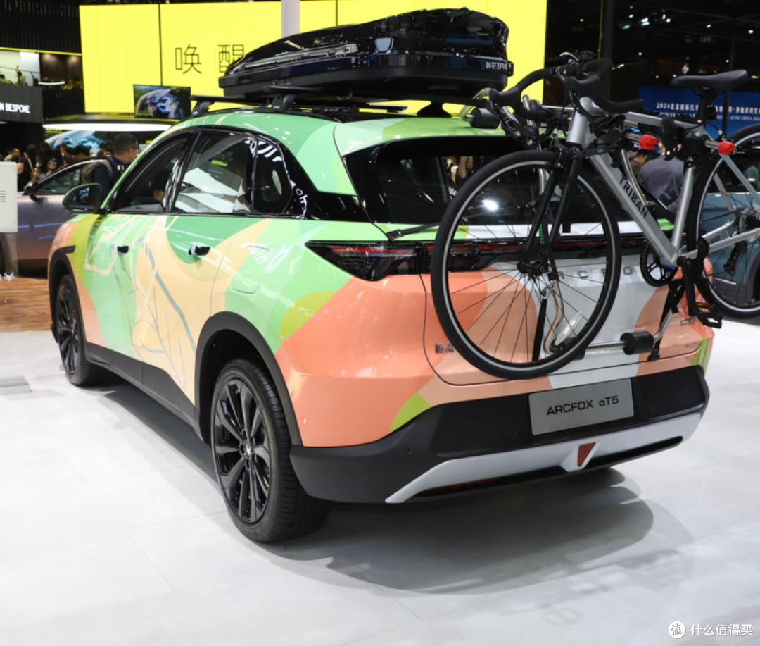 根极狐阿尔法T5中型纯电动SUV