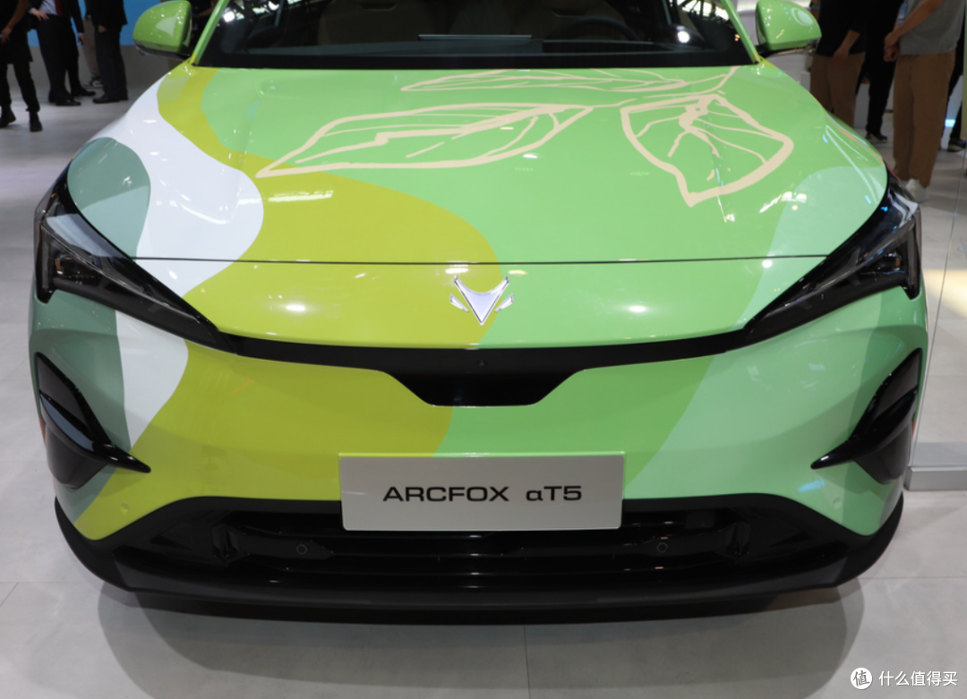 根极狐阿尔法T5中型纯电动SUV