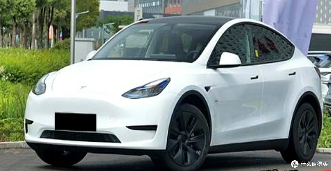特斯拉Model Y与传统豪华车:多维对比下的新与旧