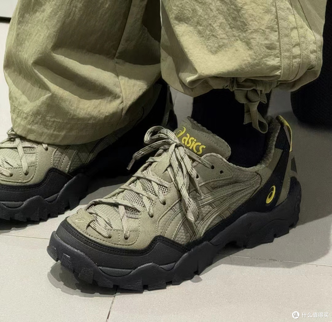 Asics GEL-PICKAX 军绿:一双“能野能通勤”的万能板砖?🌲👟