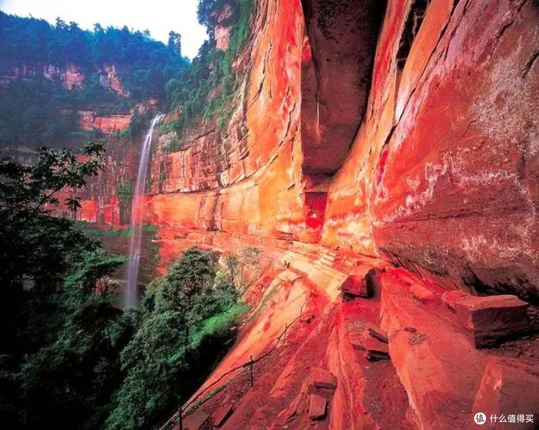 赤水丹霞漫游:在红色记忆与碧水丹山间,解锁黔北宝藏秘境