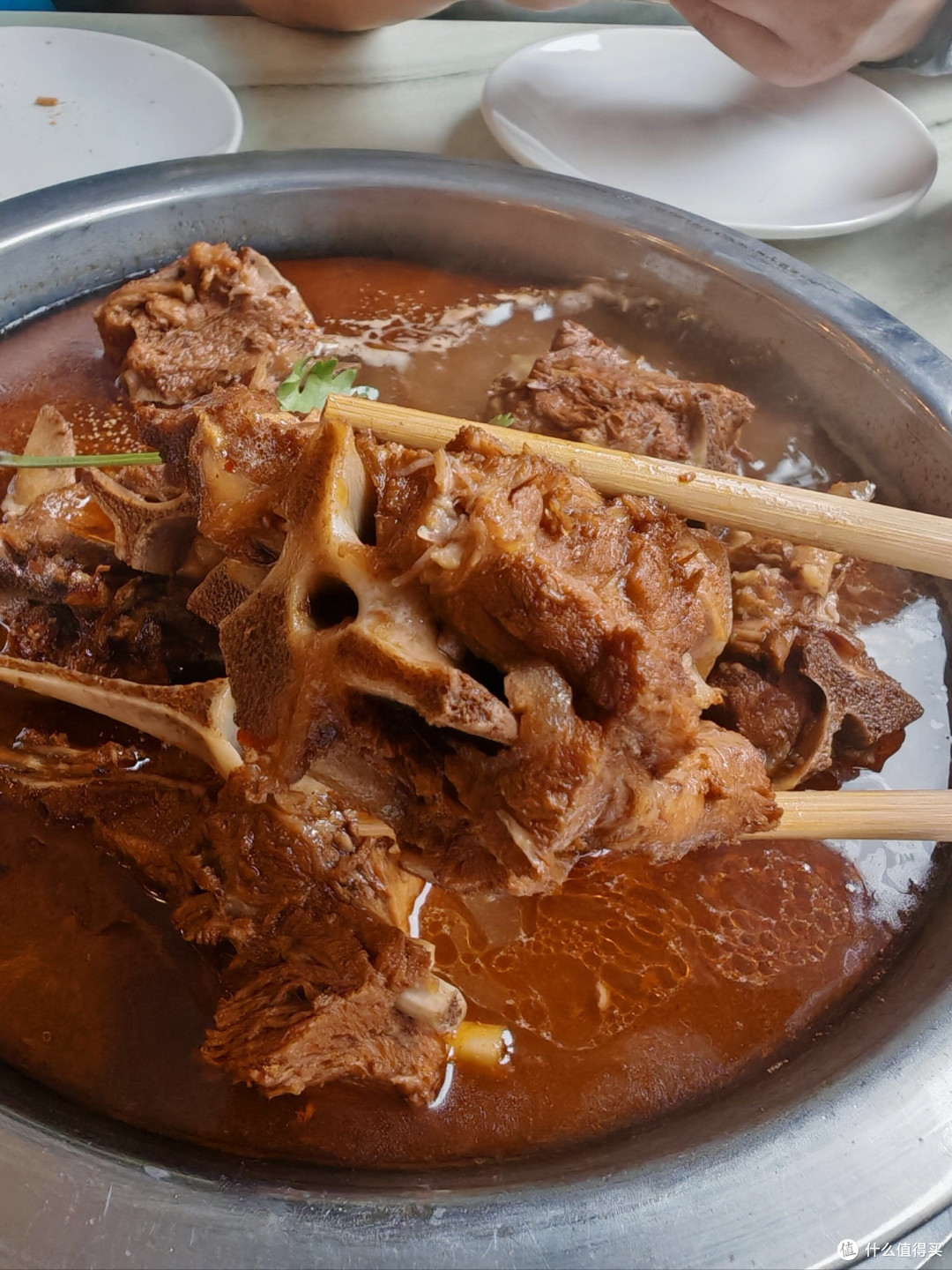寒露一到就馋这锅肉,老城一锅的羊蝎子啃着才够劲儿