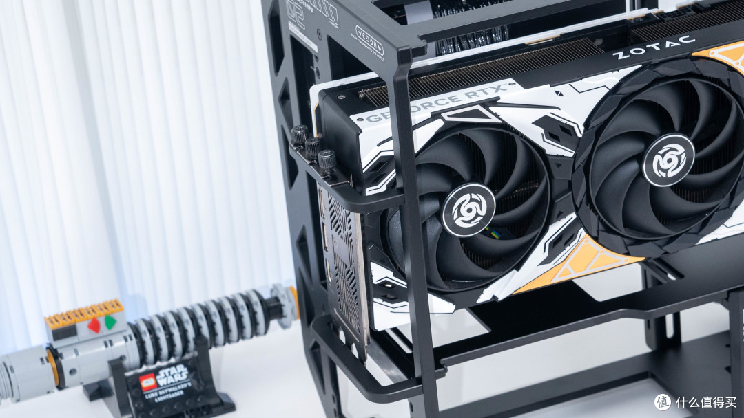维大DEFENDER MINI 02+华硕ROG B850i+索泰5080天启装机分享