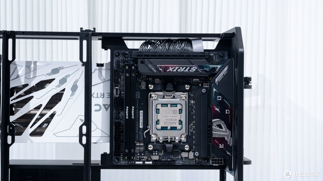 维大DEFENDER MINI 02+华硕ROG B850i+索泰5080天启装机分享