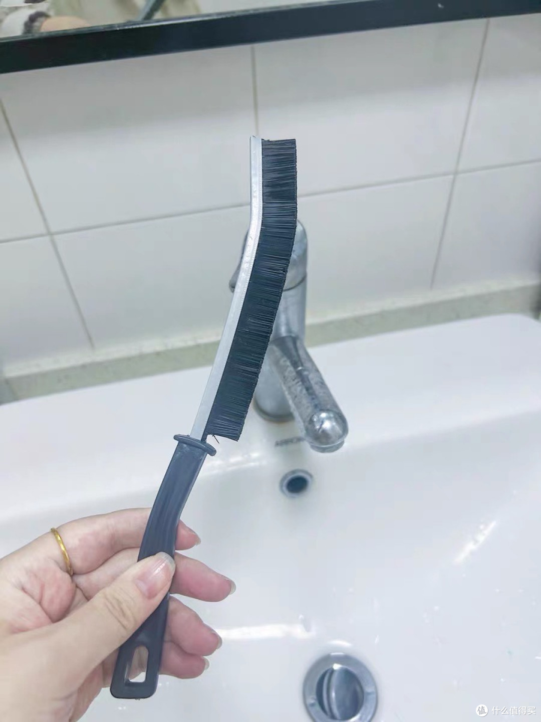 解决家中缝隙难题的清洁工具