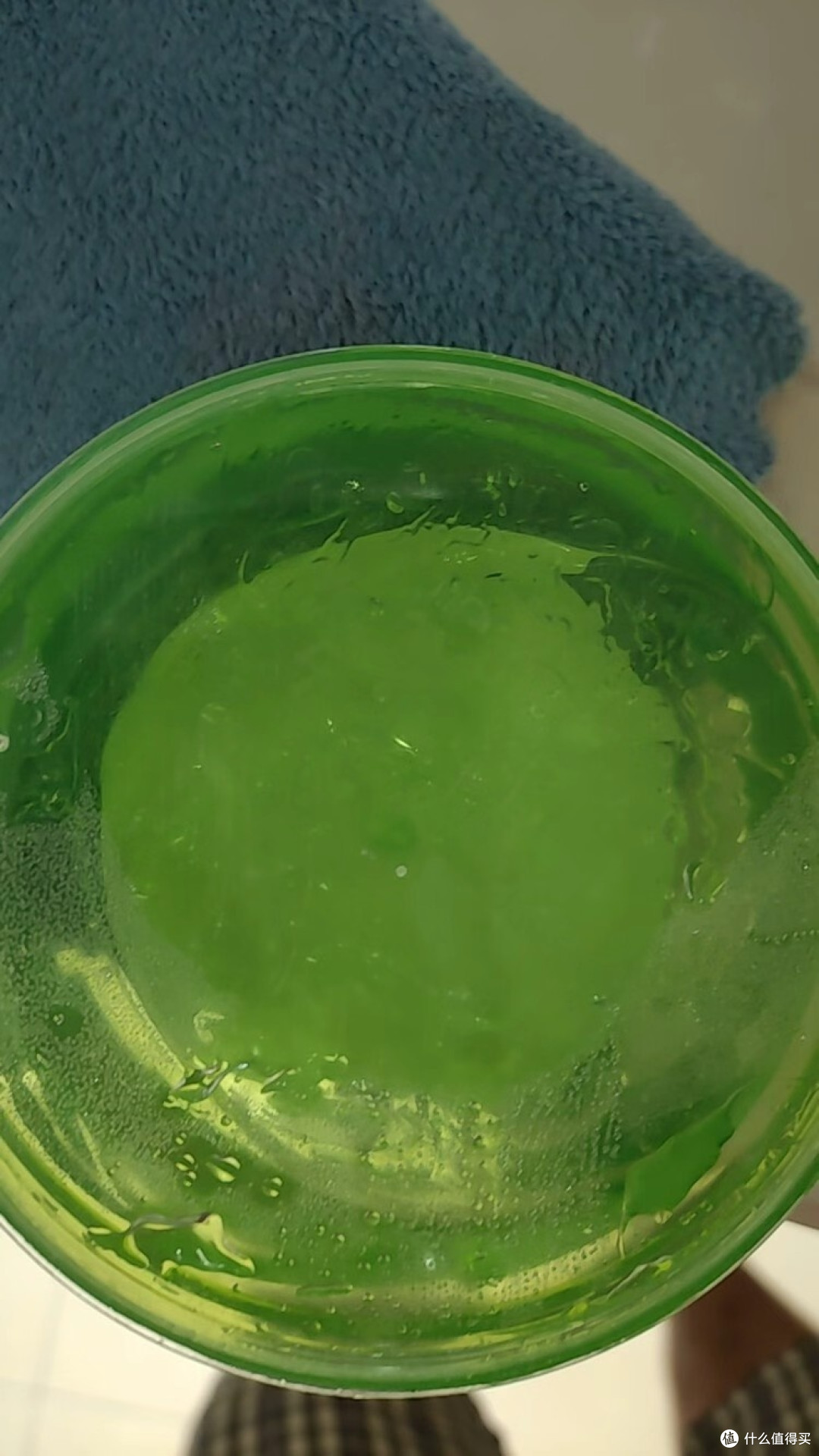 英滴保湿芦荟凝胶:库拉索精萃补水
