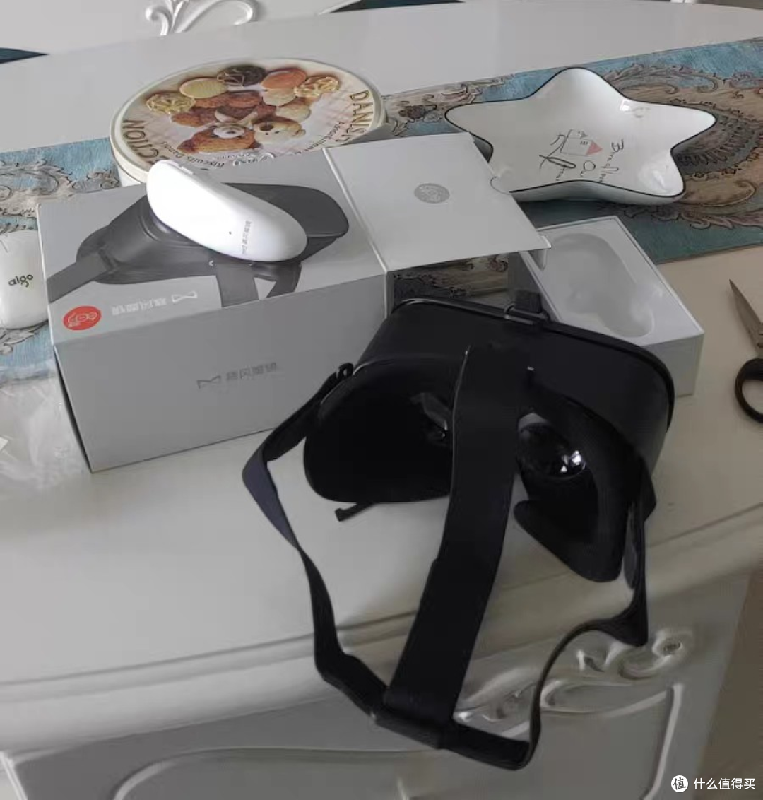 大量全新暴风VR眼镜流入闲鱼,含手柄20元不到,也能体验穷鬼VR?
