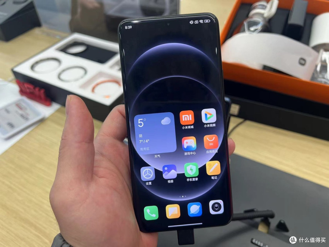小米放弃“高利润”,1英寸徕卡+骁龙8Gen3+5300mAh,售价更亲民