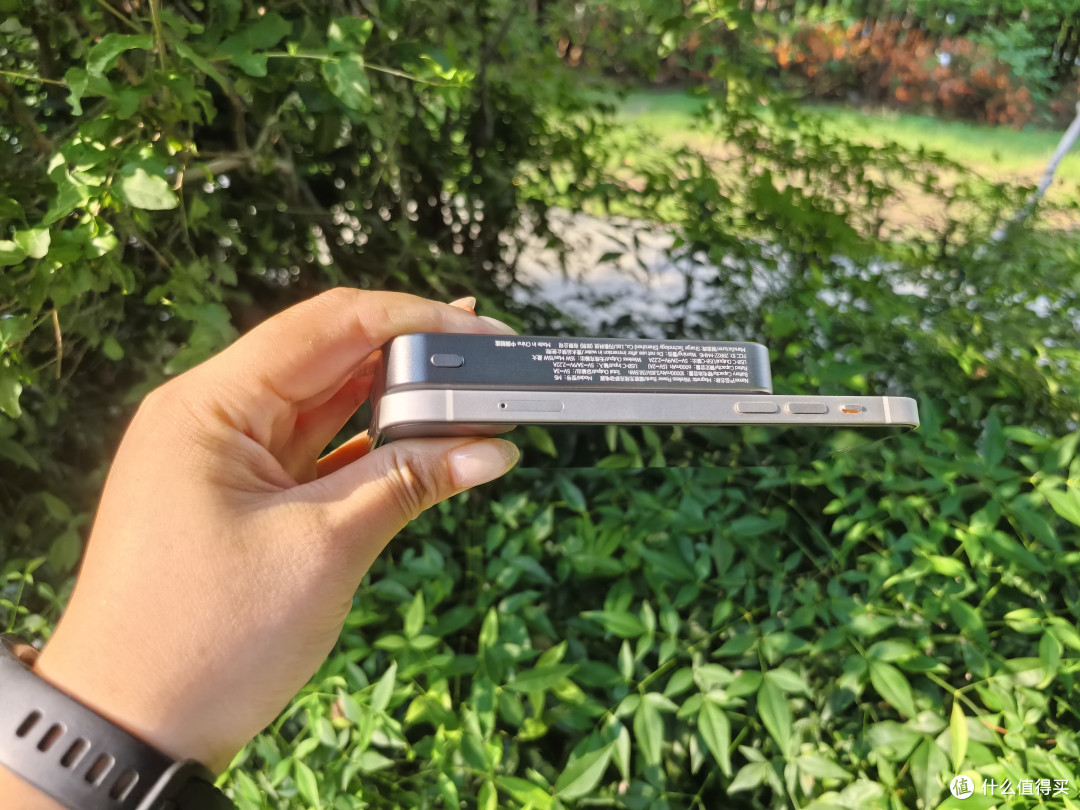 对超薄充电器有要求?闪极随行 Air 星空黑款满足我的多样需求