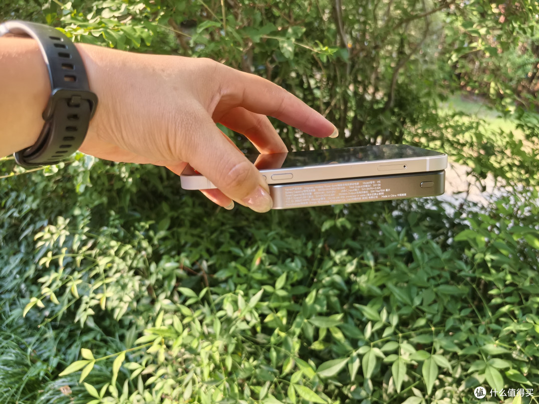 对超薄充电器有要求?闪极随行 Air 星空黑款满足我的多样需求