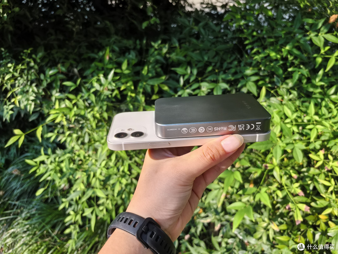 对超薄充电器有要求?闪极随行 Air 星空黑款满足我的多样需求