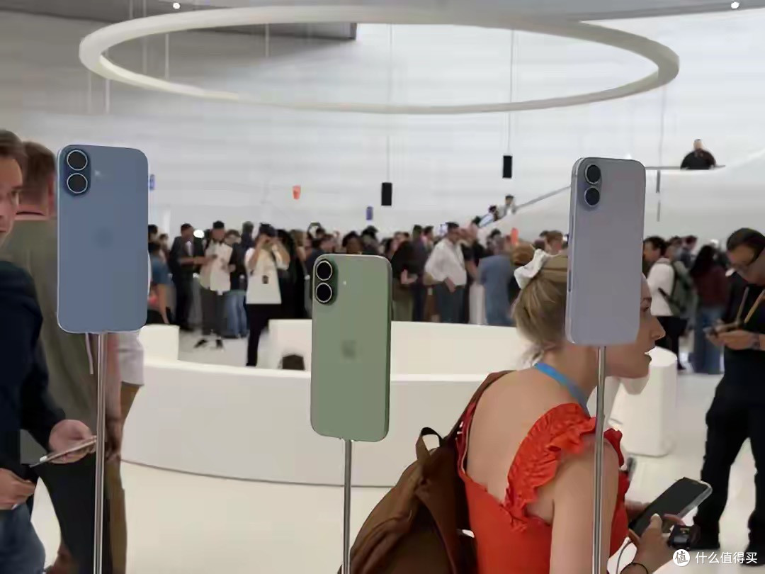 深夜发布全新iPhone 17,但AI功能中国仍不能用!苹果即将落后?