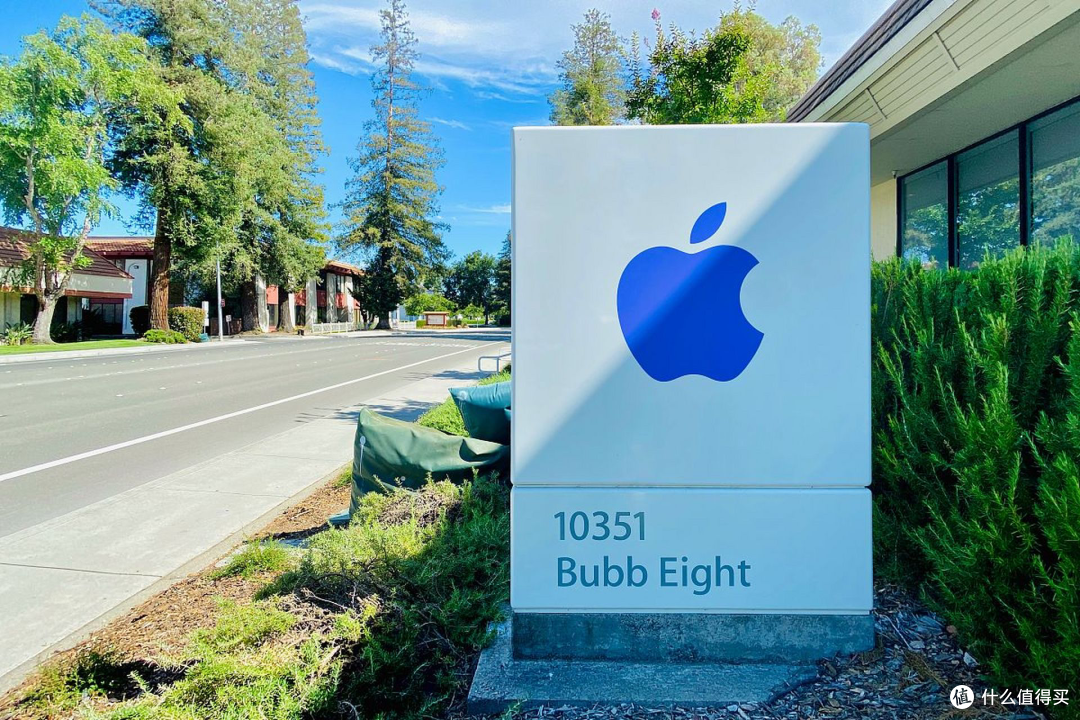iPhone 17挤爆牙膏?库克上演阉割大戏,国行版遭背刺刀刀见血