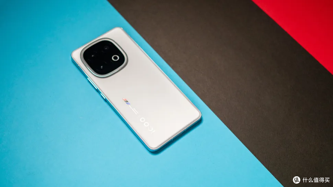 手机品牌哪个性价比最高?苹果凭iPhone 17遥遥领先,小米居次席