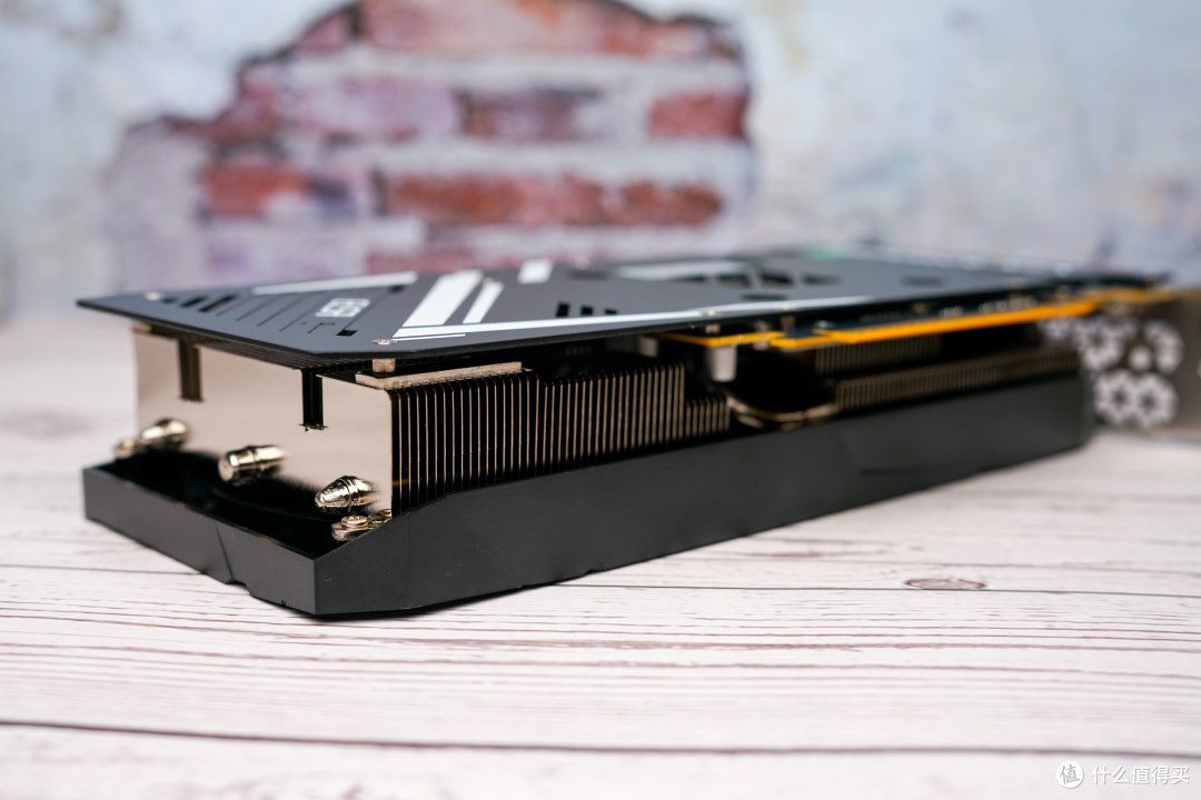 经典大作高清化,艾尔莎RTX5060Ti幻雷者和你玩转《合金装备3》