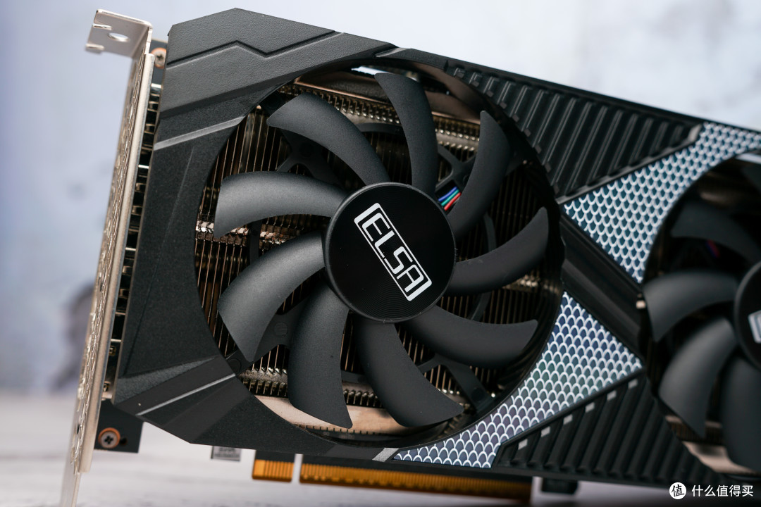 经典大作高清化,艾尔莎RTX5060Ti幻雷者和你玩转《合金装备3》