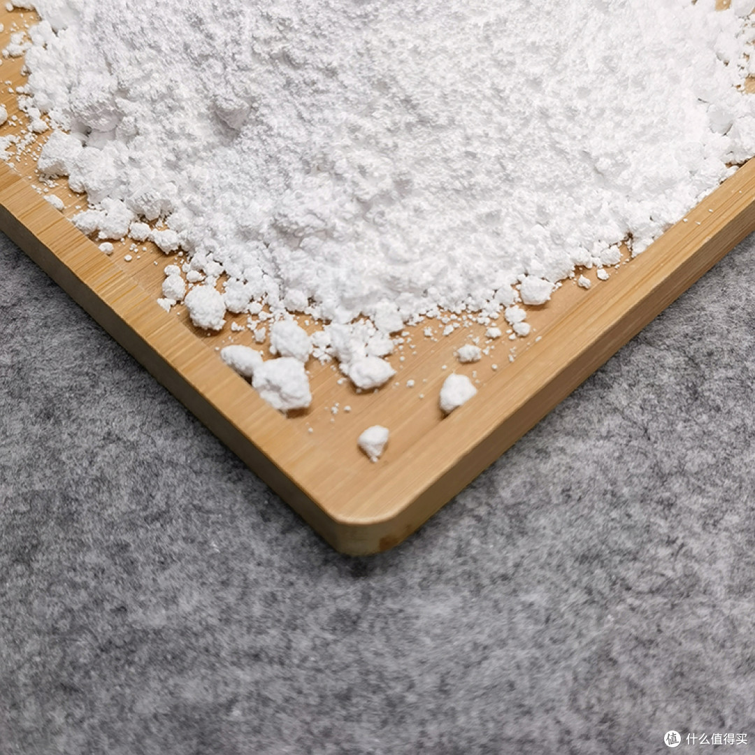 地坪“越厚越耐用”？透明粉用0.3mm涂层证明：厚度≠性能！