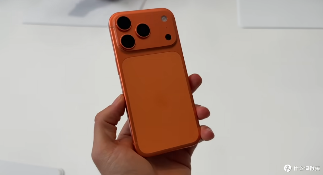 库克开心至极!iPhone17预约量突破220万,这次“牙膏”挤爆了